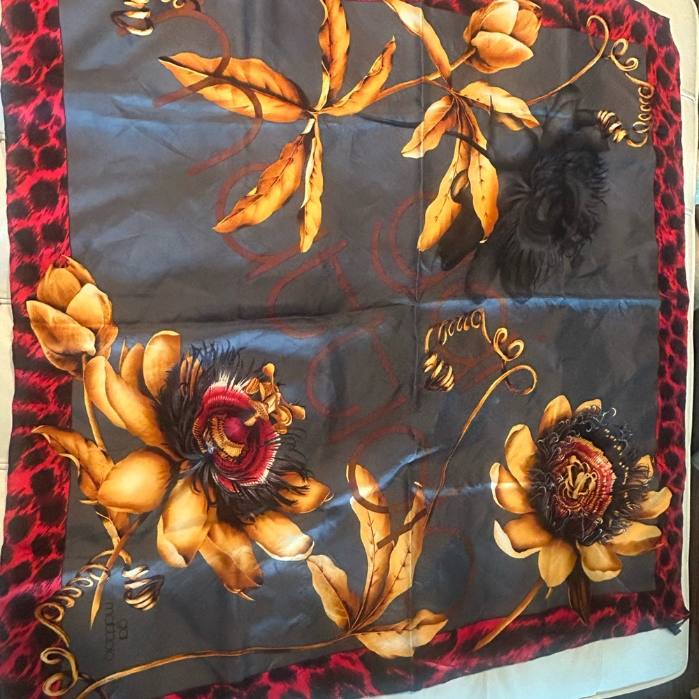 Gai Mattioio Elegant Floral Silk Scarf
